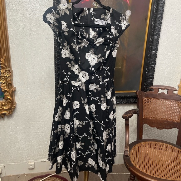 🖤 NWOT Hell Bunny Vixen Natalia Rose Retro Rockabilly Swing Dress Size XS - Picture 3 of 9